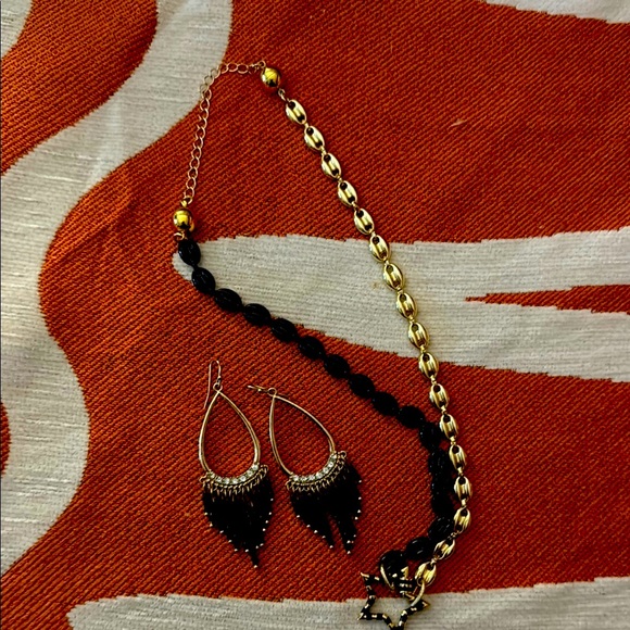 Elegant Black and Gold Necklace and Earring Set - Picture 1 of 5